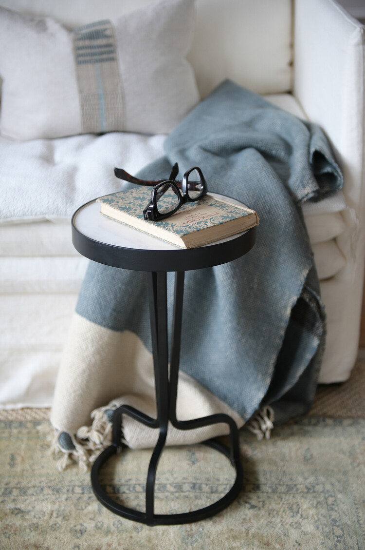 Aslopa throw blanket