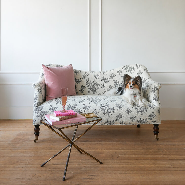 Rivoli Velvet Cushion in Dragée