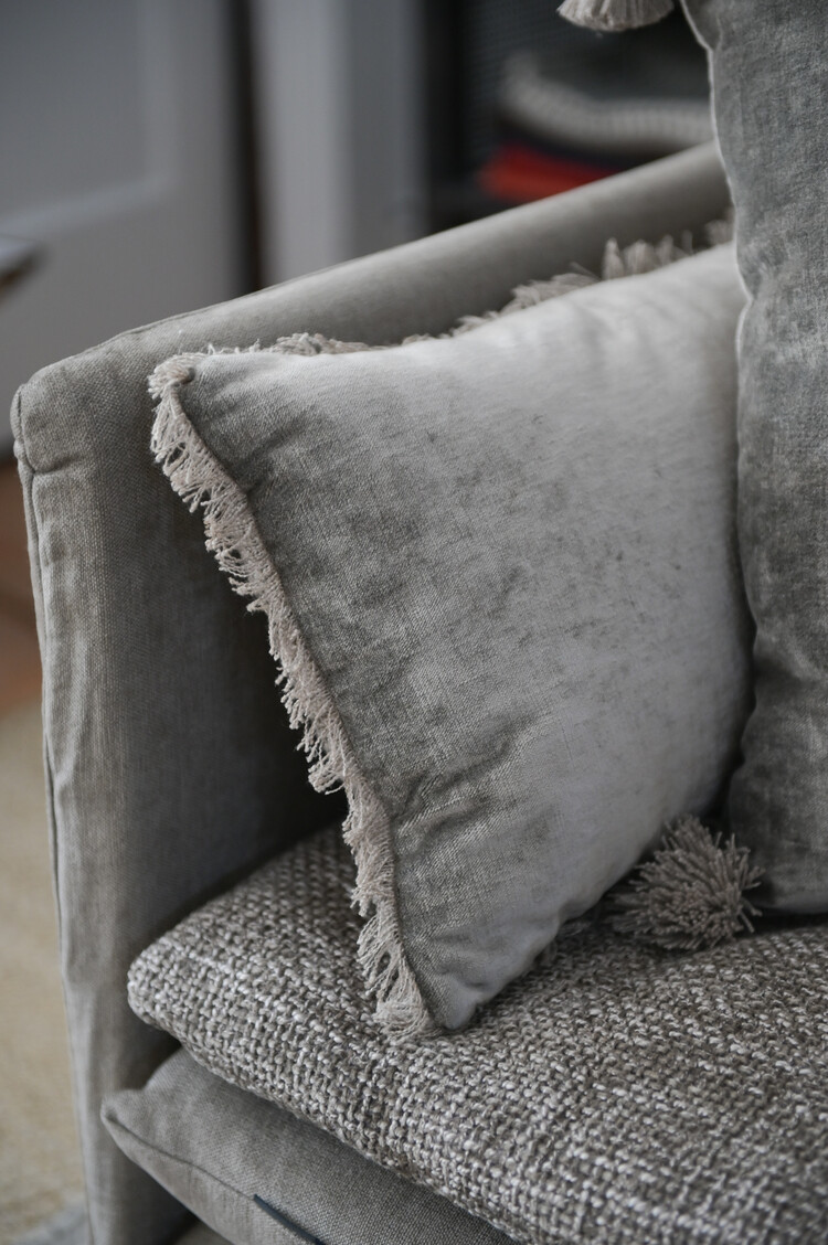 Tsar Velvet Cushion in Écorce