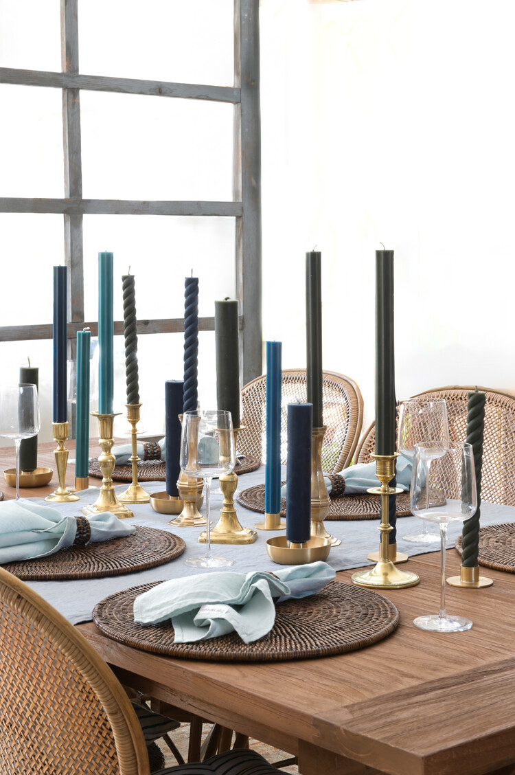 Round  Rattan Placemat in Antique Brown