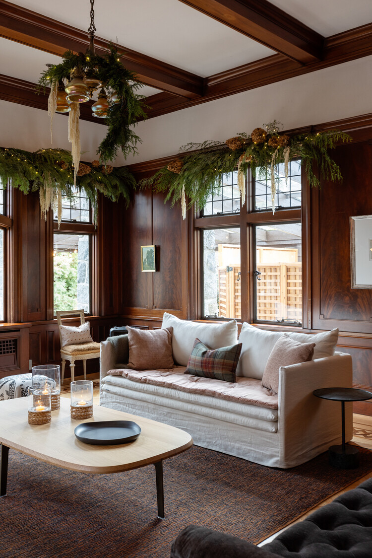 Cowtan & Tout Galloway Plaid Cushion