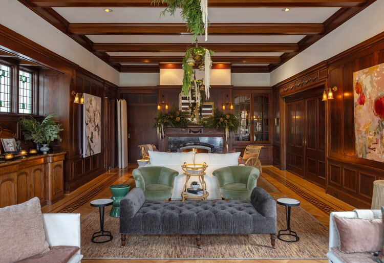 Doppia Accent Rechargeable Table Lamp