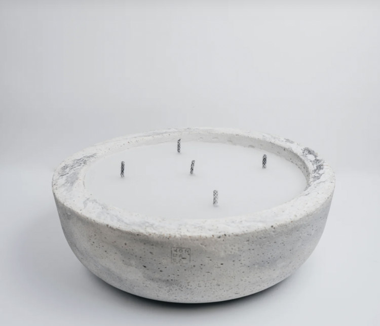 Unscented Outdoor Extra-Large Candle with Lid