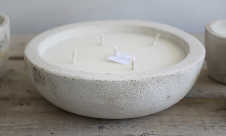 Unscented Outdoor Extra-Large Candle with Lid
