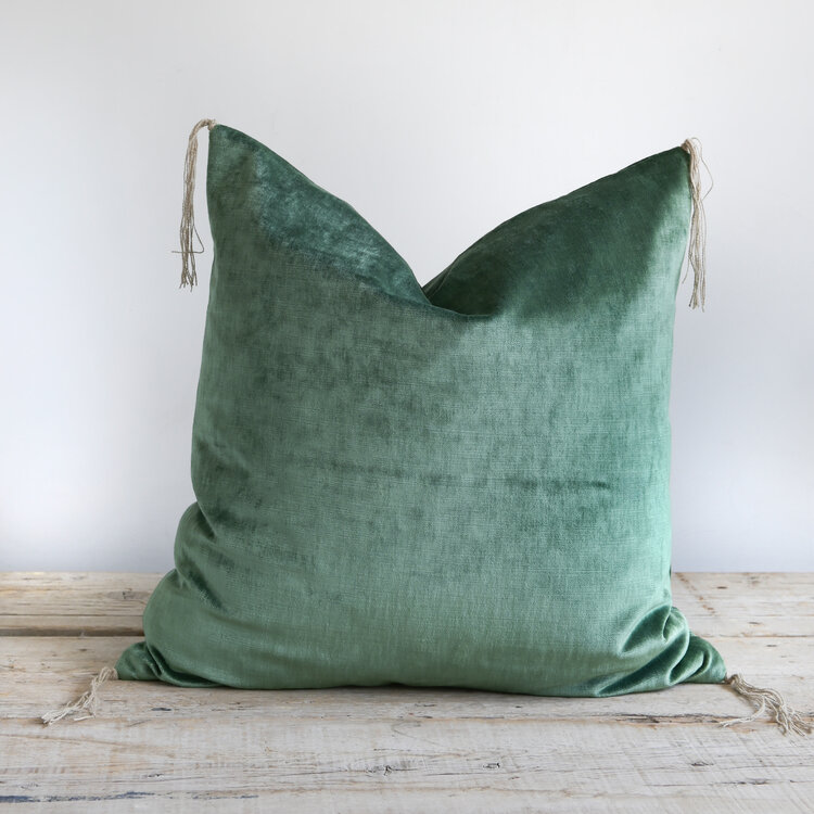Bérengère Leroy Bérengère Leroy Tsar Velvet Cushion in Menthe (Mint)