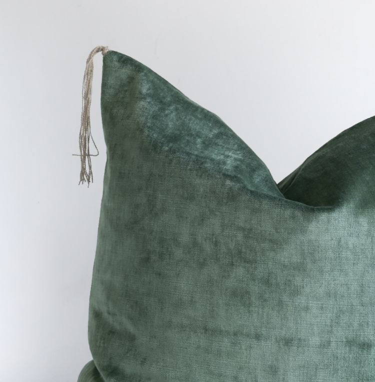 Bérengère Leroy Bérengère Leroy Tsar Velvet Cushion in Menthe (Mint)