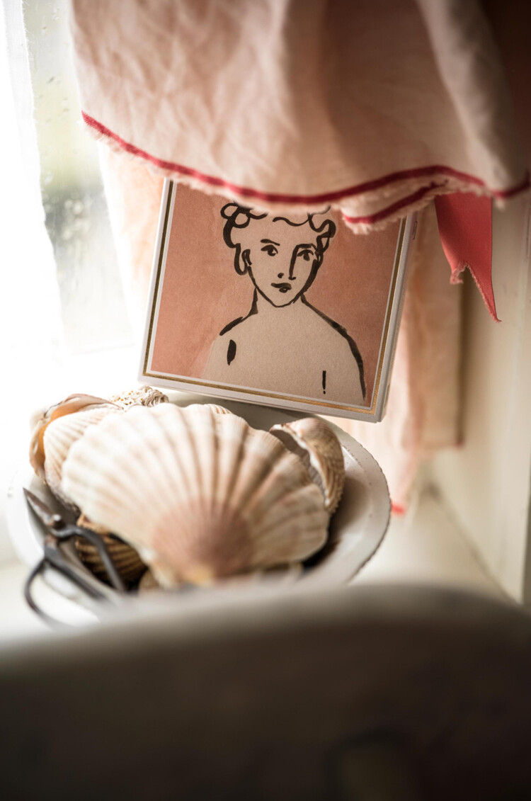 Archivist Divine long luxury matches by Archivist