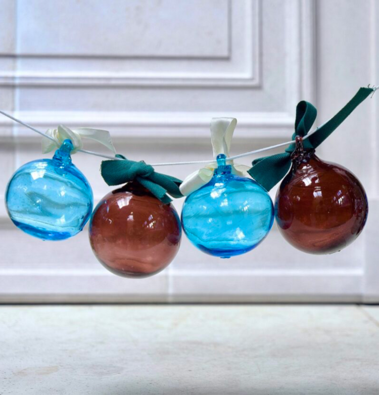 Framboise Glass Ball