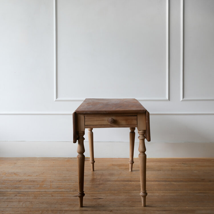 Antique Antique Drop-Leaf Pembrokeshire Table