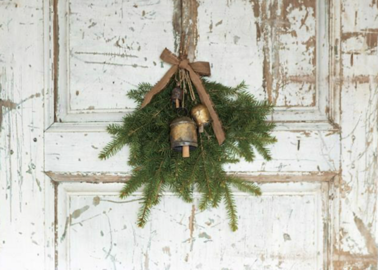 Noah Bell Garland Medium (9 bells)