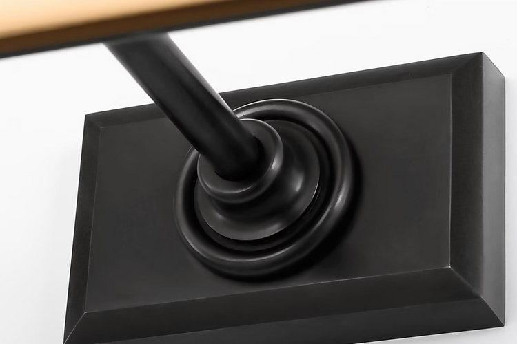 Cabinet Maker's Cordless Picture Light