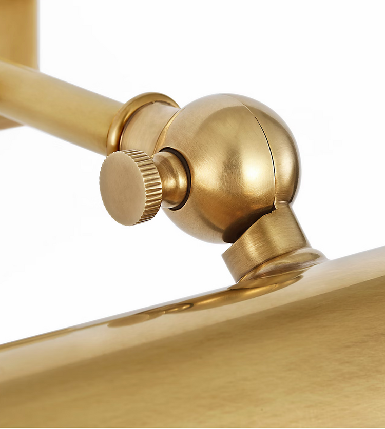 Cabinet Maker's Cordless Picture Light