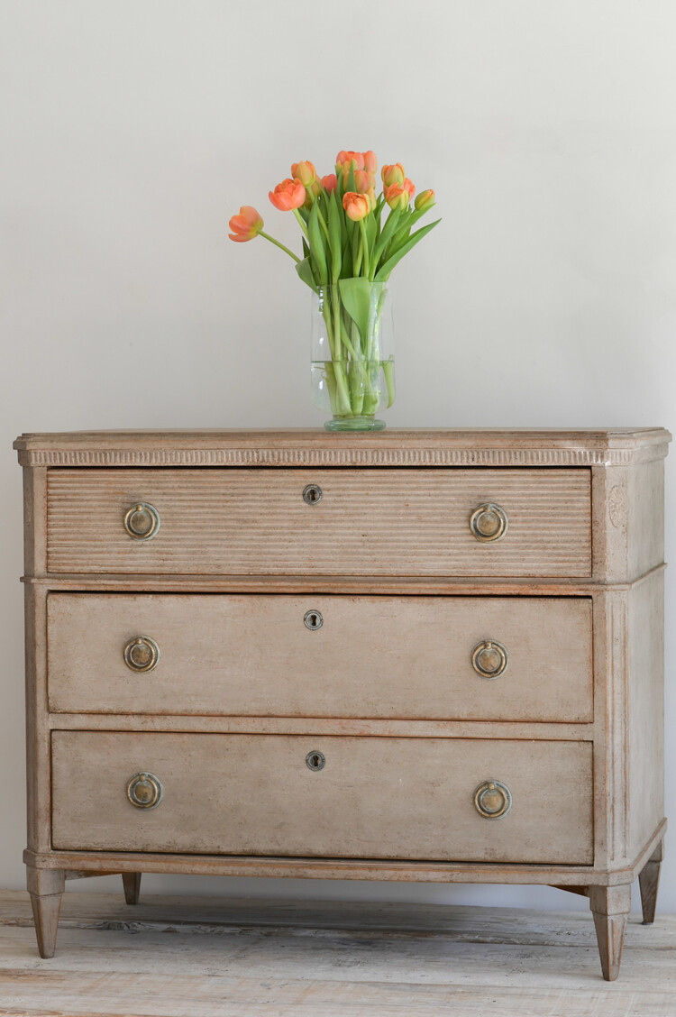 Warm grey Antique Gustavian Chest of Drawers (SOLD)