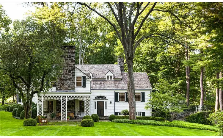 'A Place to Call Home: Tradition, Style, and Memory in the New American House'