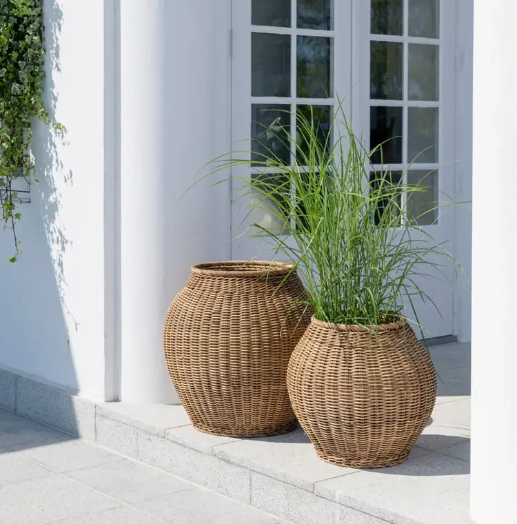 Ellis Outdoor Basket Planter - Weather-Resistant