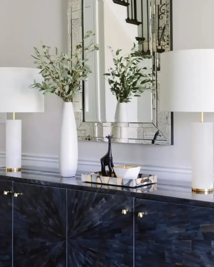 Lineham Table Lamp in Alabaster