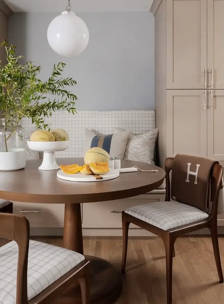 Citrin Round Dining Table