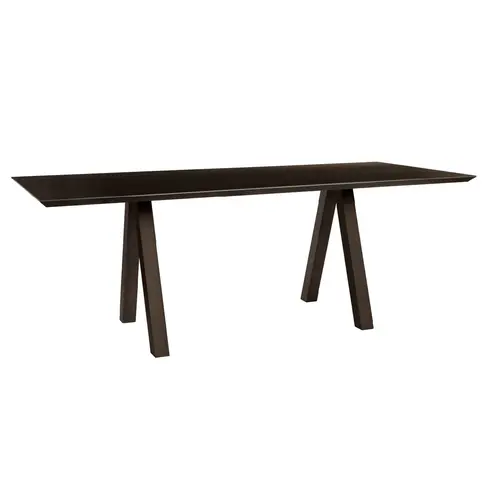 Max Dining Table