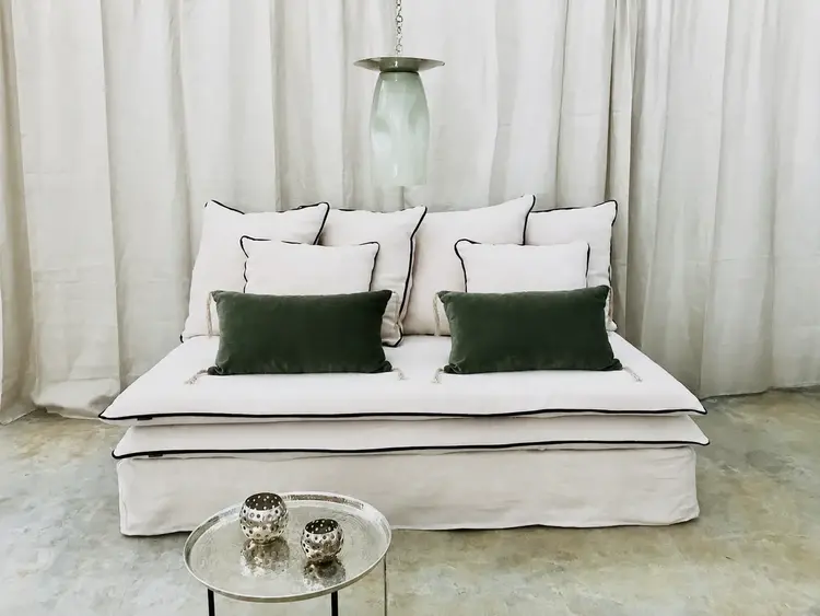 Bérengère Leroy Tsar Velvet Cushion in Avocat (Avocado)