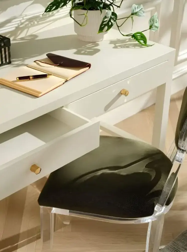 Jarin Desk