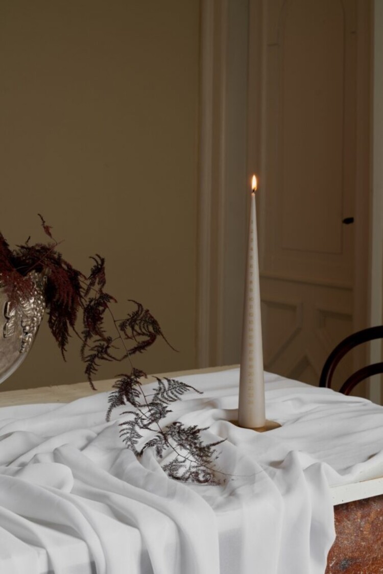 E&E Calendar Cone Candle in Linen
