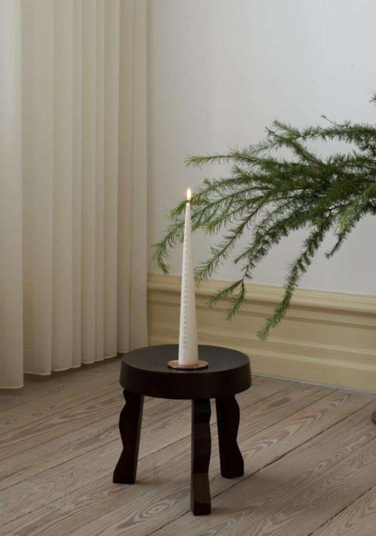 E&E Calendar Cone Candle in Linen