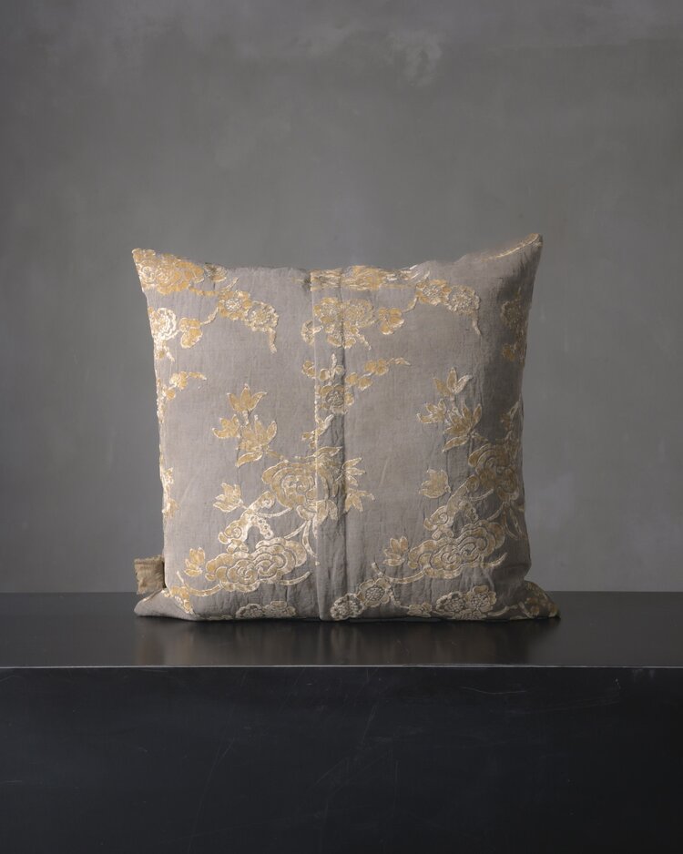 Scabiosa Cushion