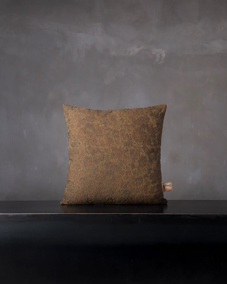Romedio Cushion