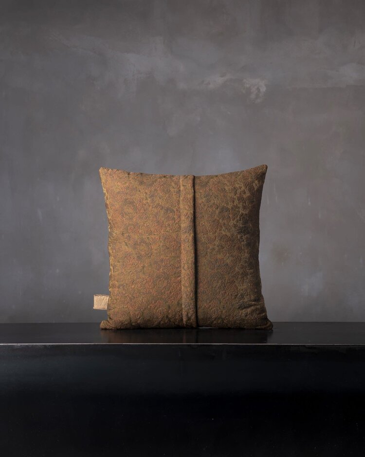 Romedio Cushion