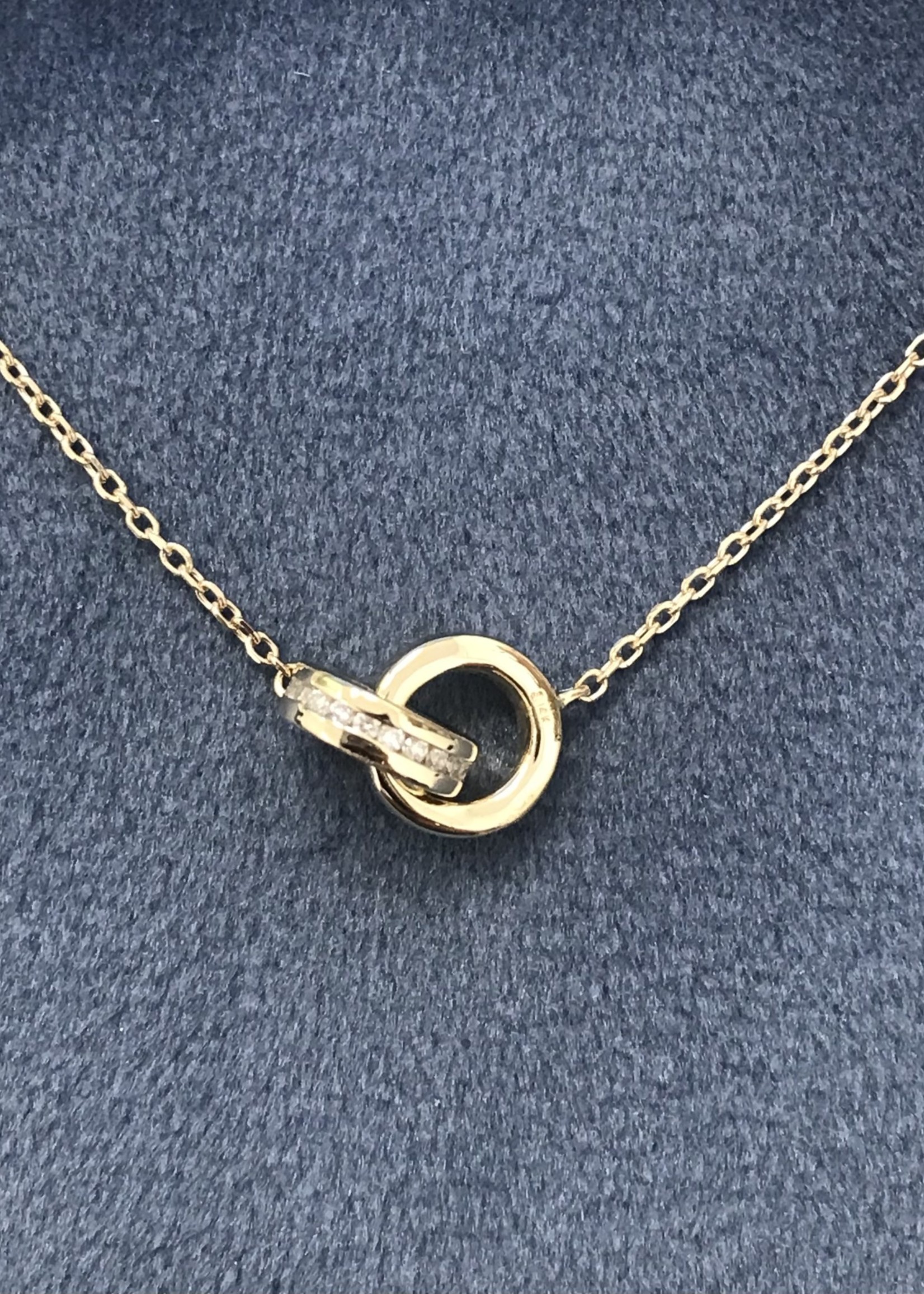 ASH 14kY Dainty Interlocking Circle Necklace