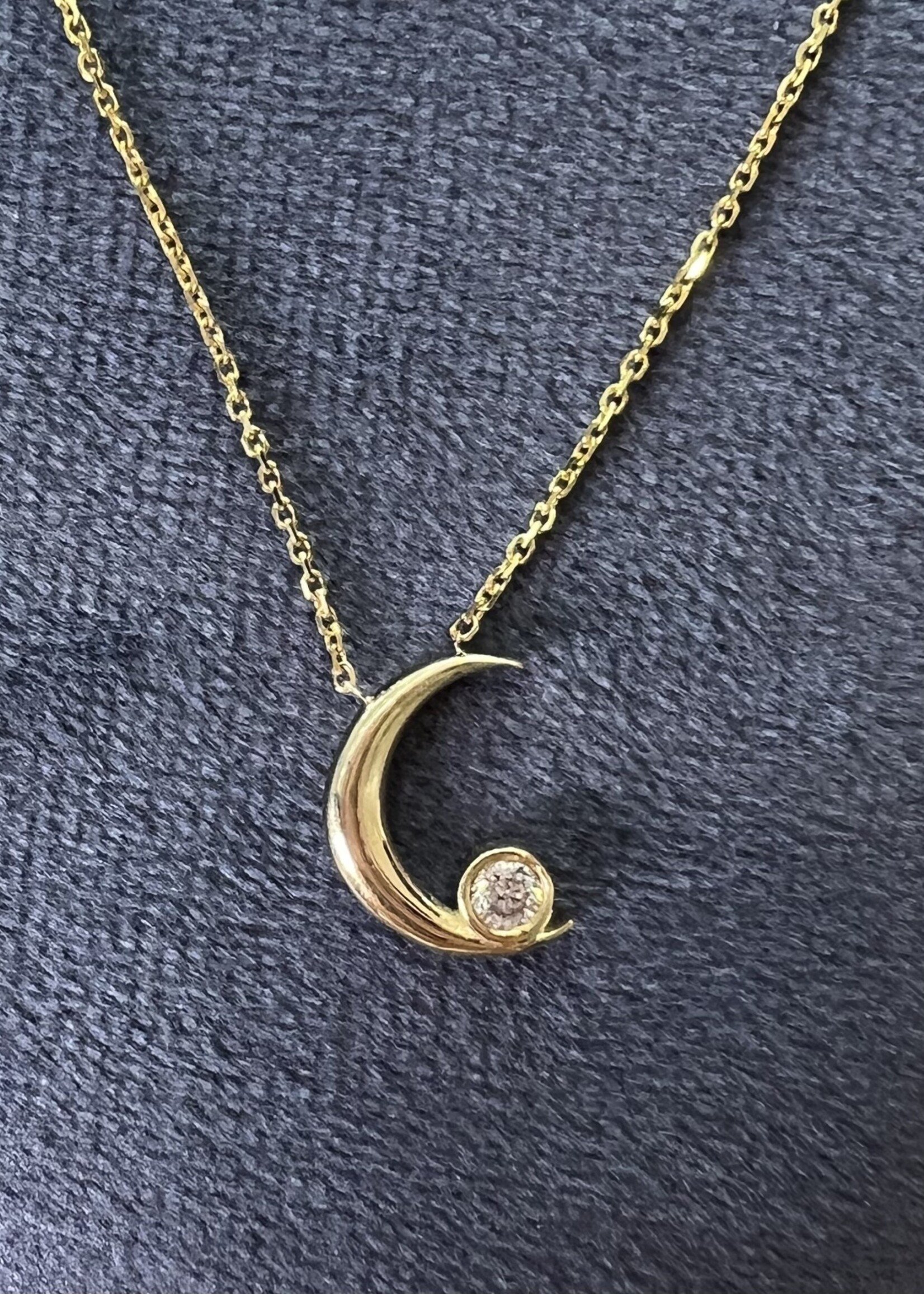 ASH 14kY Crescent Moon Diamond Necklace