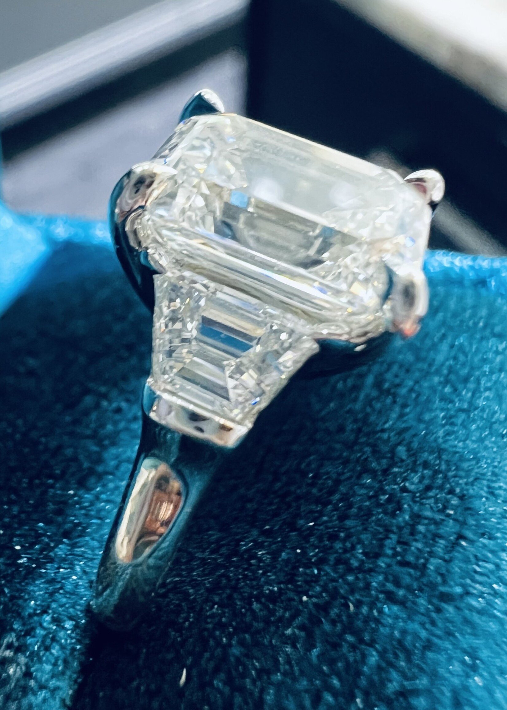 14kW 3ct LabGrown Diamond Emerald Cut