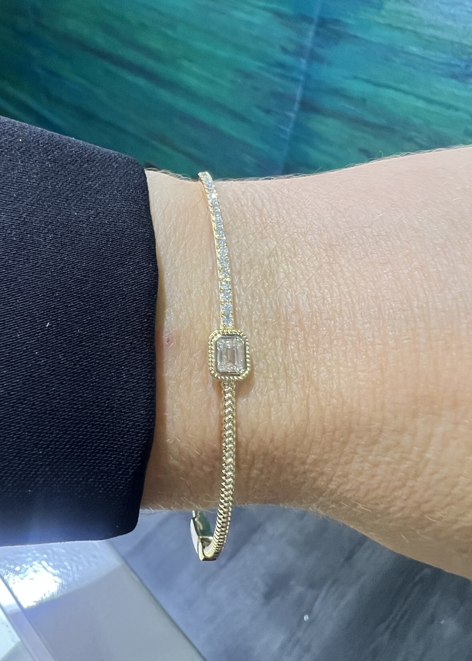 14kY .56ctw Emerald & Round Diamond Cuff  Bracelet