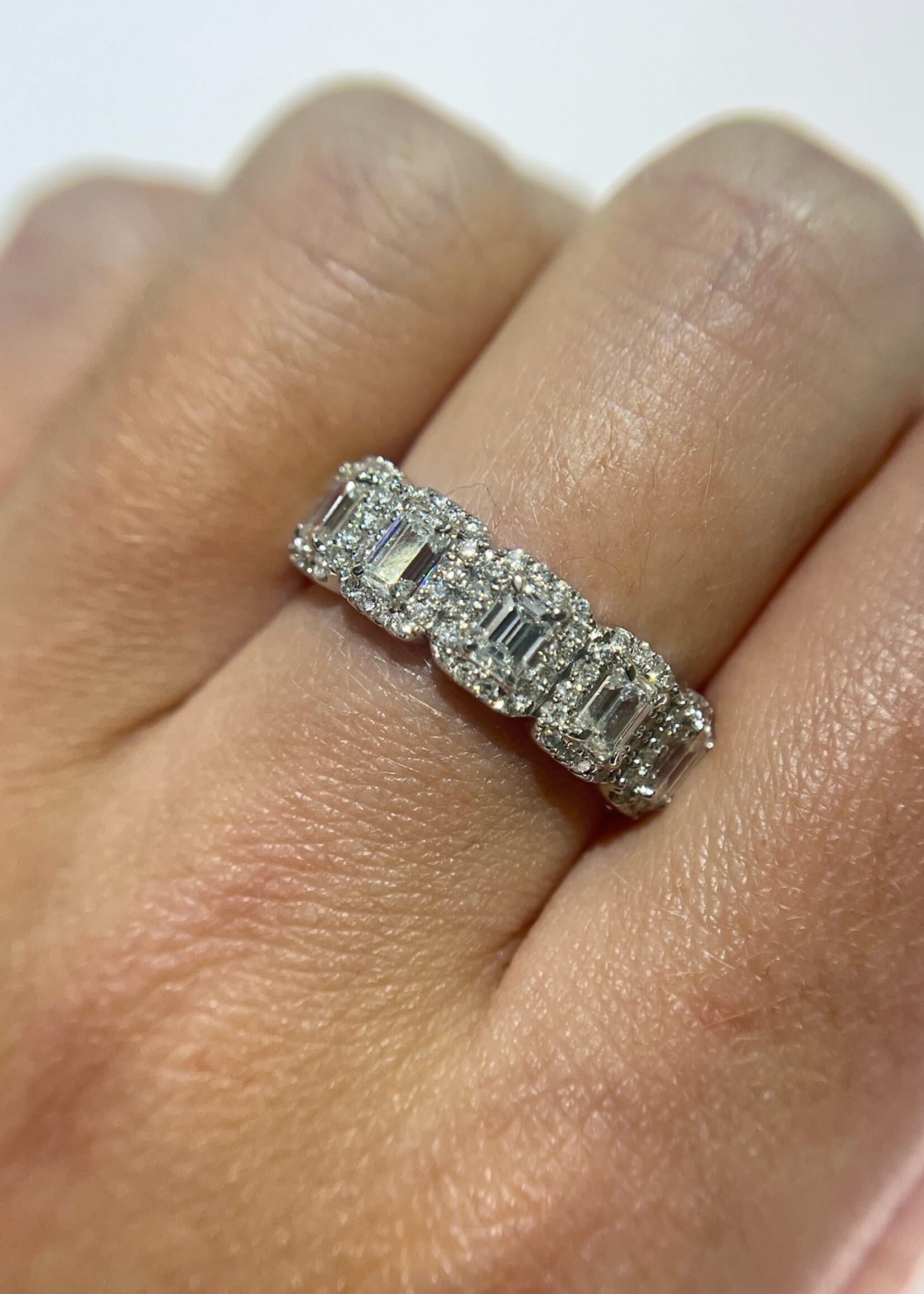 14kW 1.95ctw Emerald Cut and Round Diamond Band