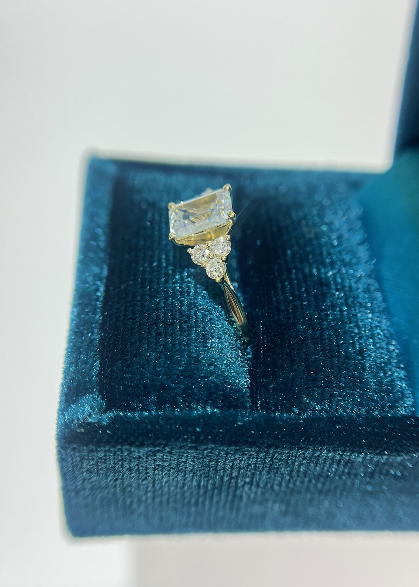 14kY Setting 1/4ctw round Natural Diamonds