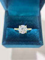 14kY Setting 1/10ctw with gold details.