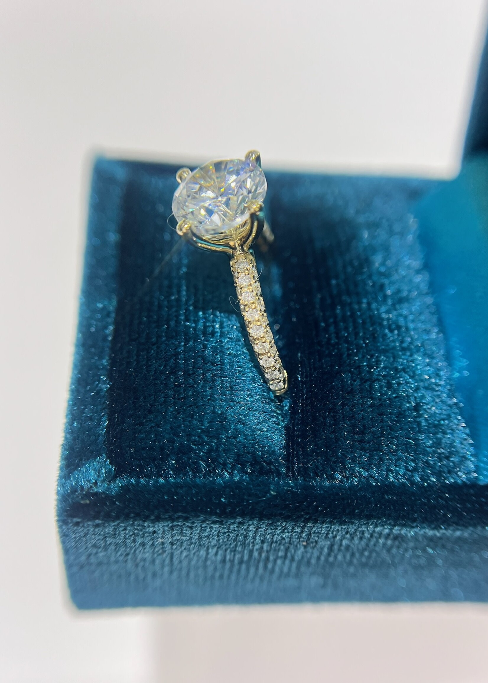 14kY 3/8ctw Mirco Pave Setting