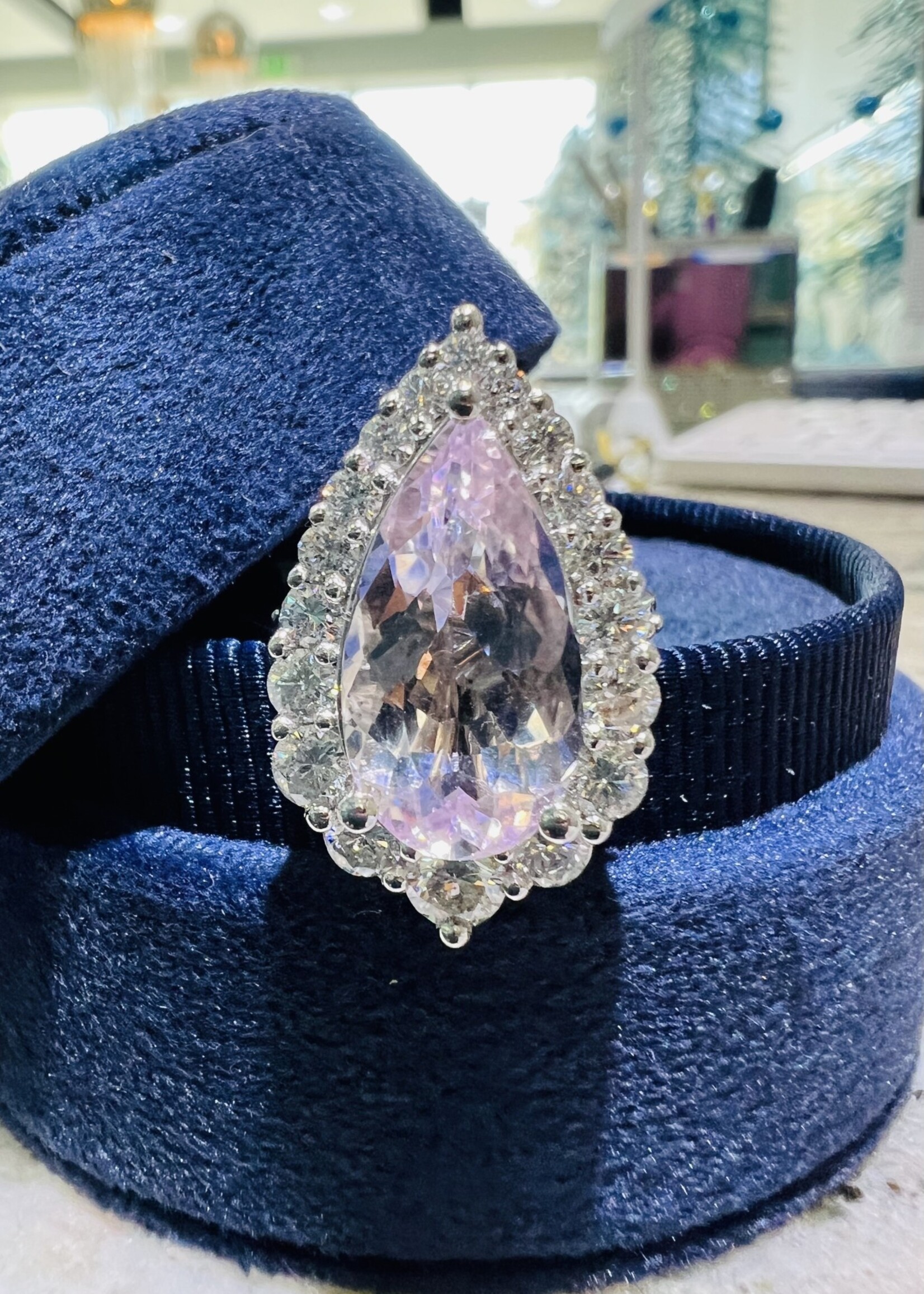 14kW 5.49ct Morganite with 1.78cts of Diamonds