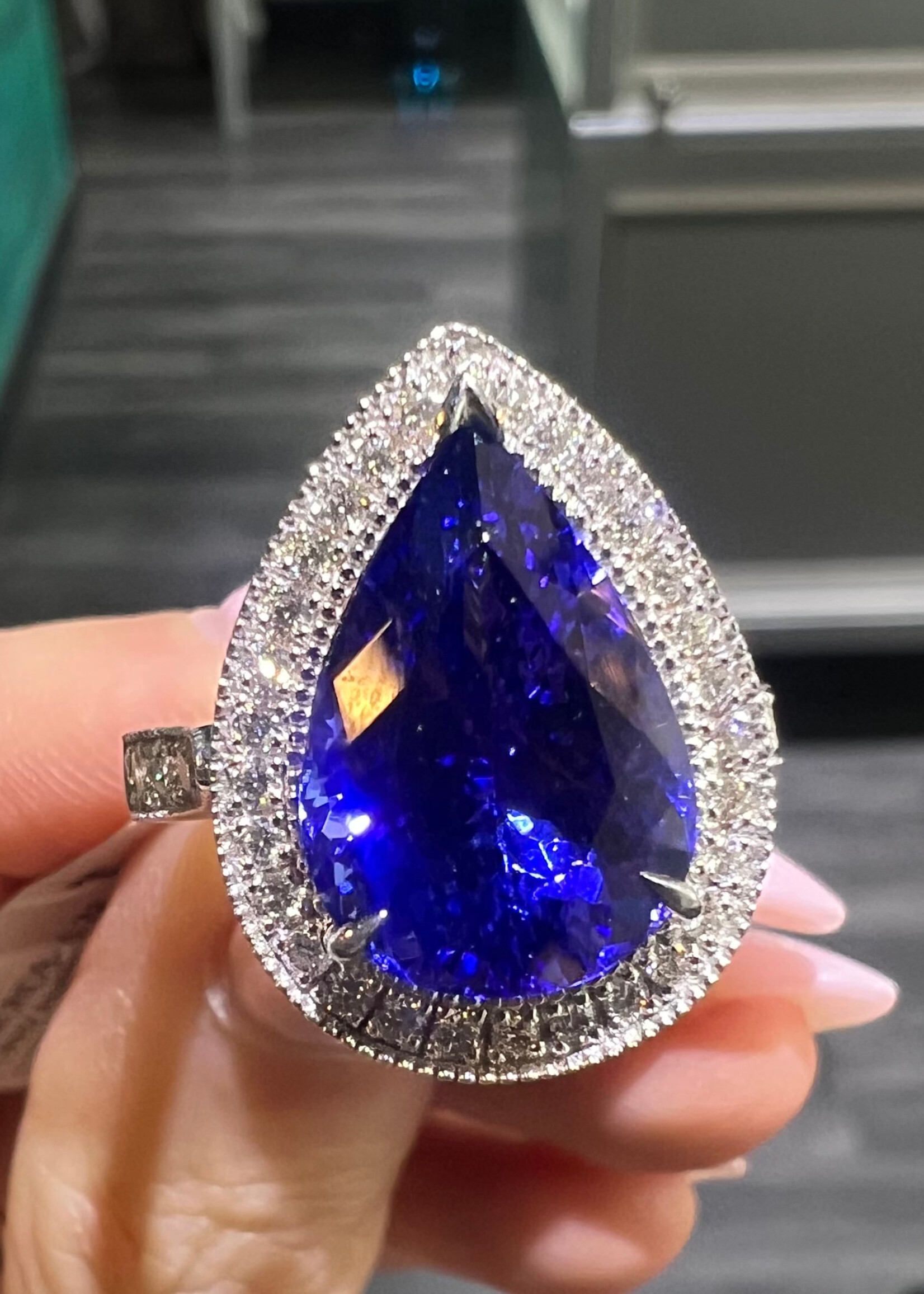18kW 6.5ct Tanzanite + .78ct natural diamonds