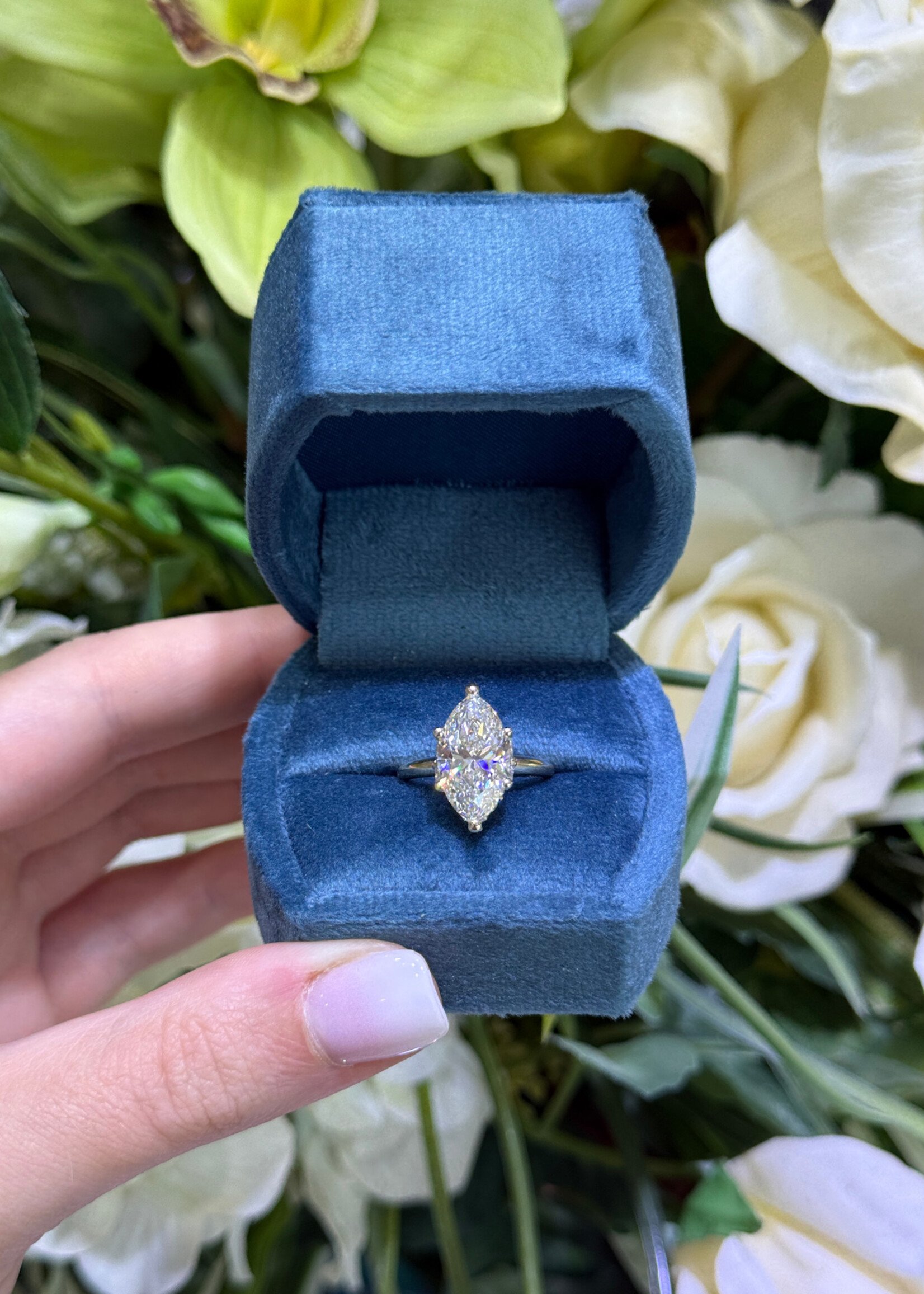 ASH 14kY 3.7ct Marquise Cut LabGrown Diamond E,VS1 with Marquise cut accents and Hidden Halo