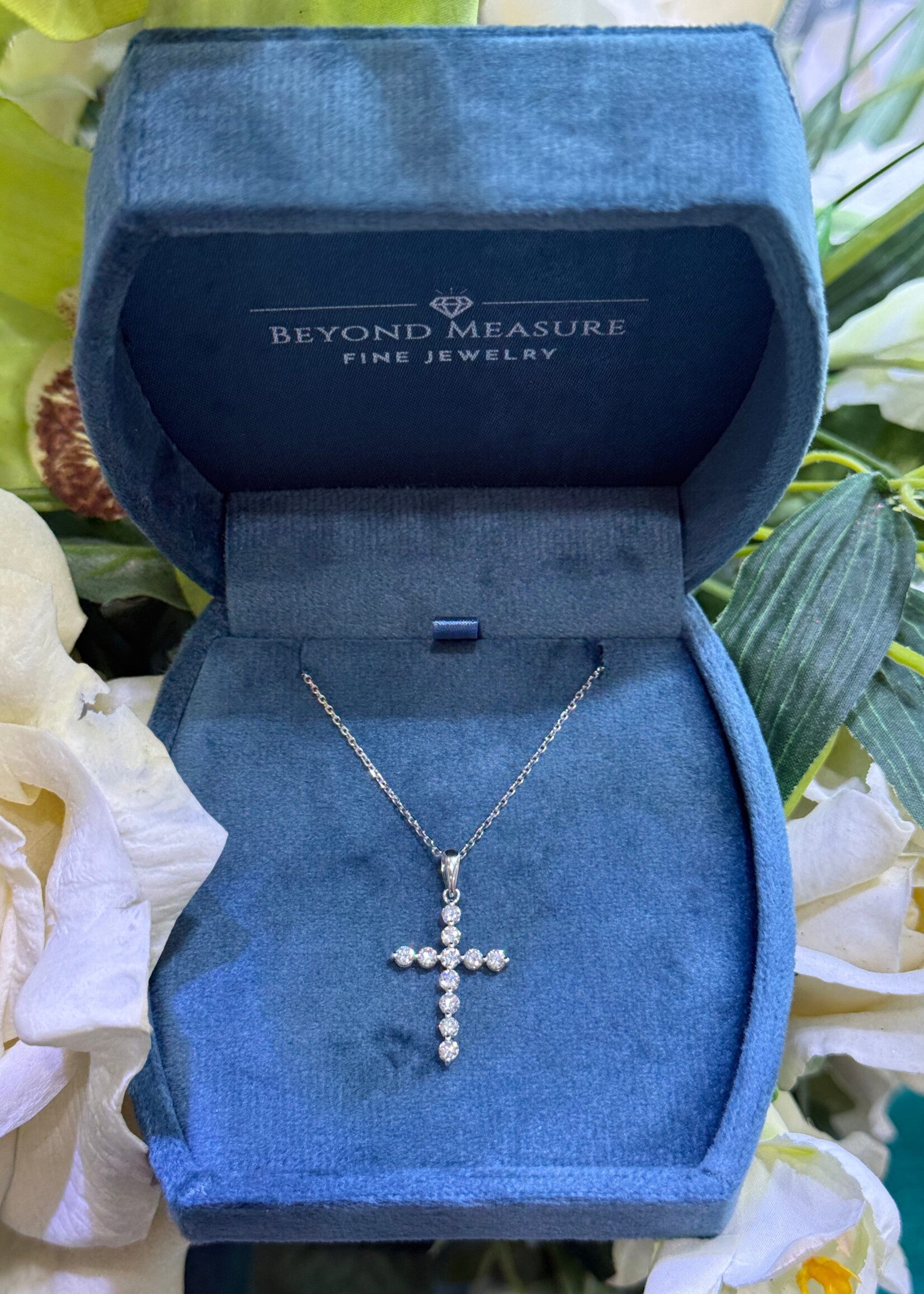 14kW 3/4ctw LabGrown Diamond Cross