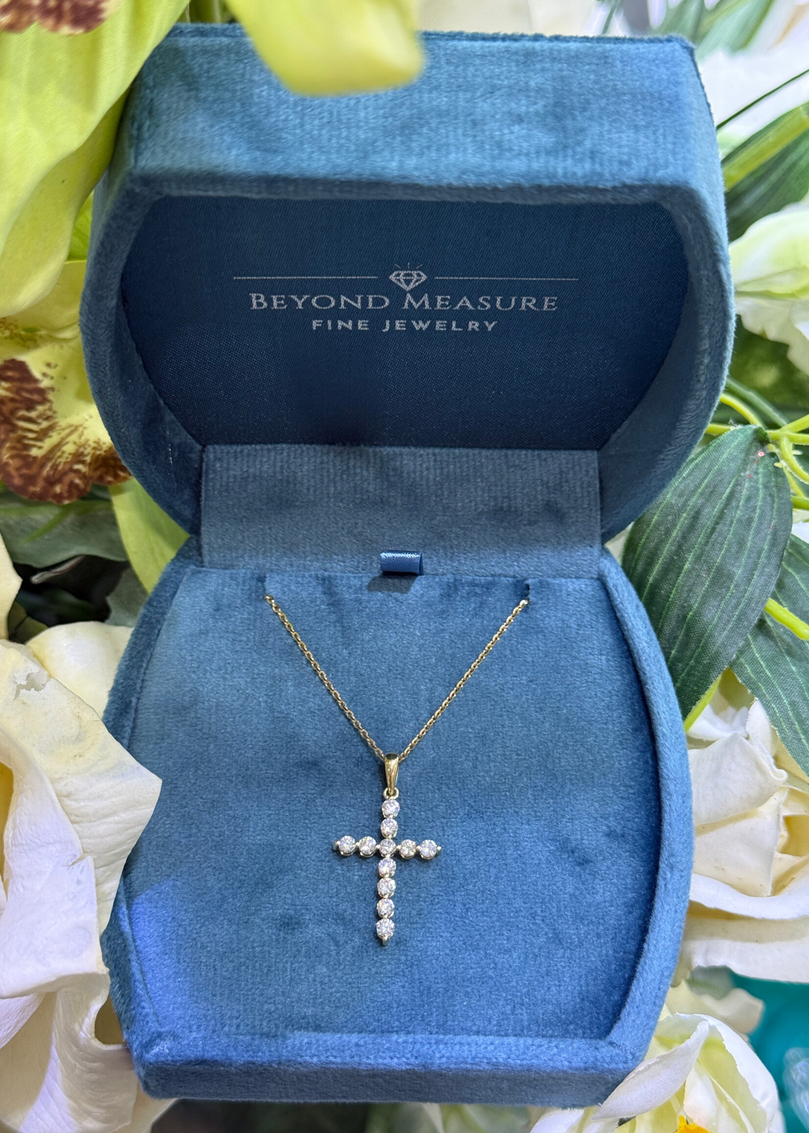 14kY 3/4ctw LabGrown Diamond Cross