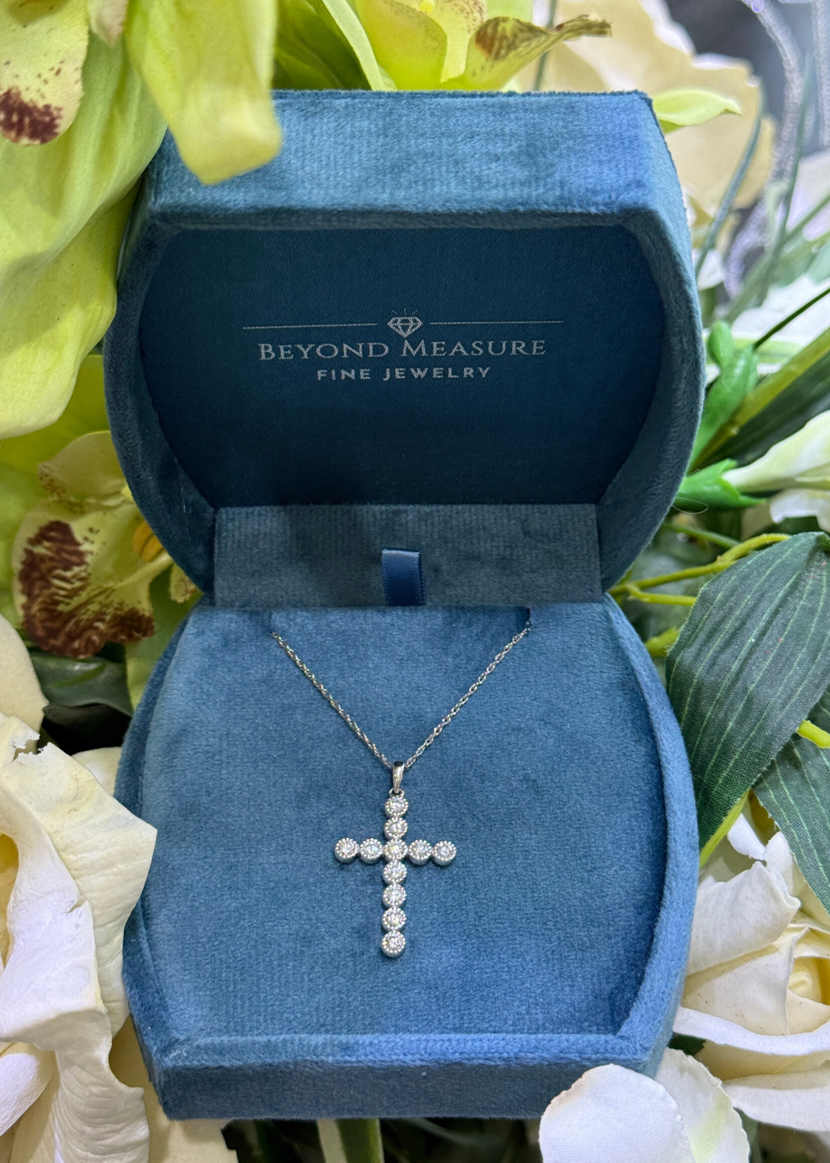 14kW 1/3ctw Natural Diamond Cross