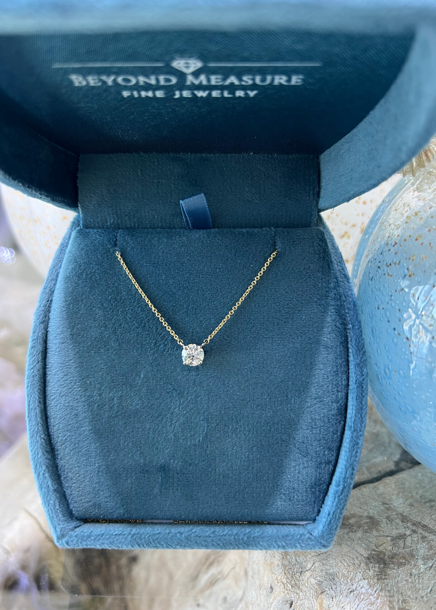 14kY .70ct H,VVS2 Natural Diamond Solitaire Necklace.