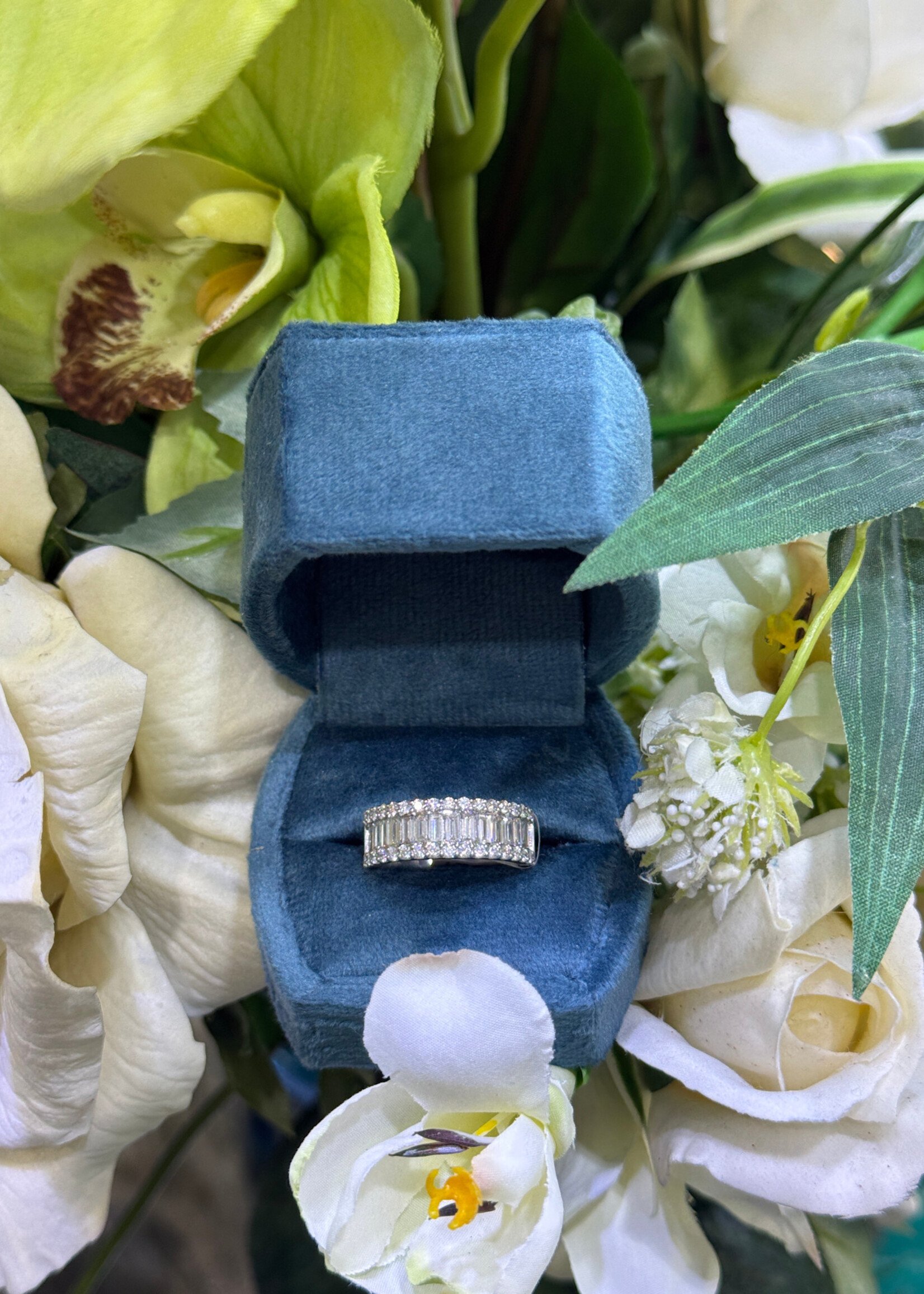 14kW 2.06ct Natural Diamond Band with round and baguette cut diamonds.