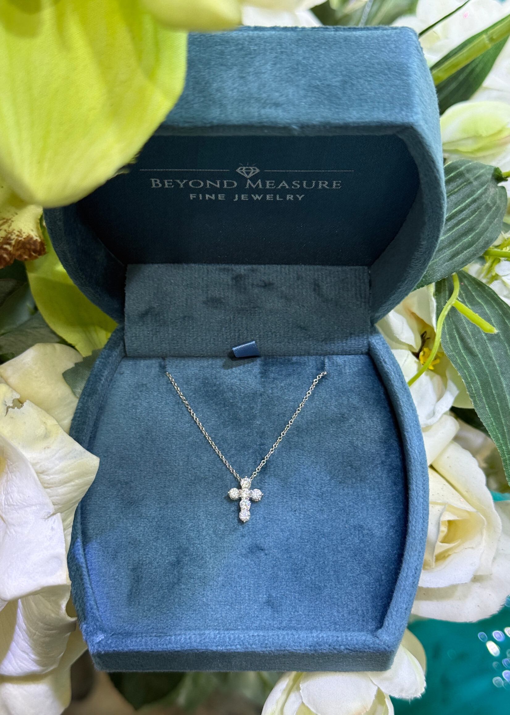 14k .43ctw Natural Diamond Cross