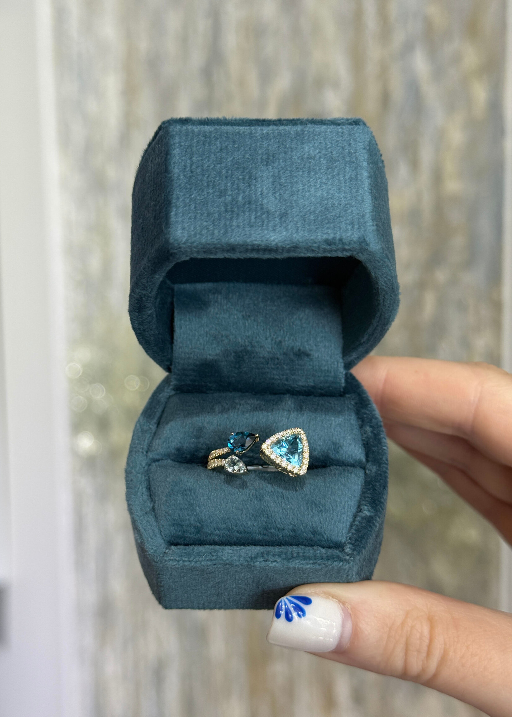 14kY 1.85ctw Blue Topaz .21ctw Natural Diamond Ring