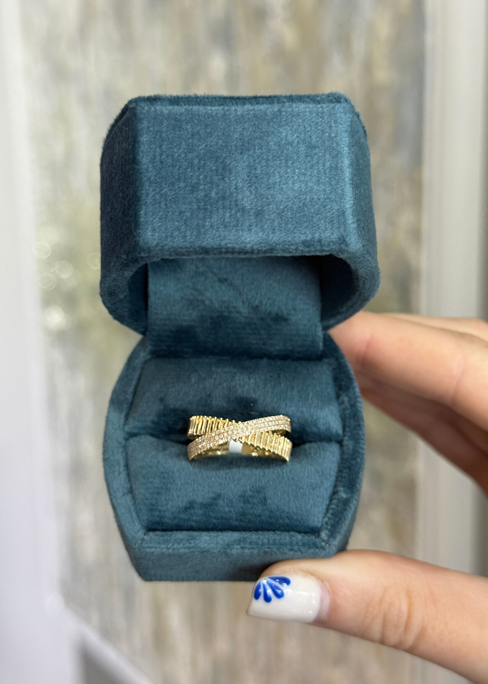 14kY .22ctw Natural Diamond Criss Cross Band