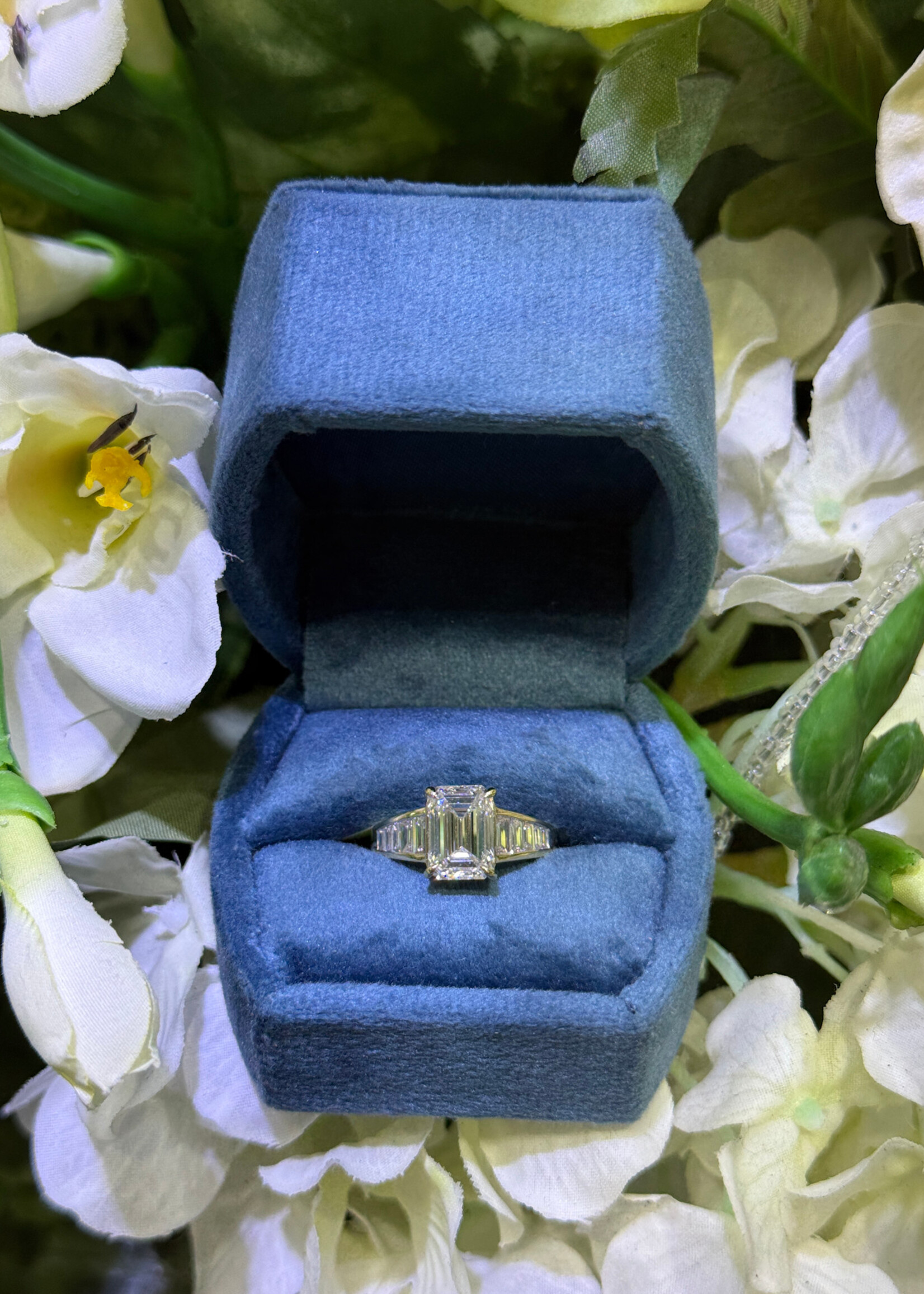 14kY 3.07ct Emerald Cut LabGrown F,VS1 IGI + .65ct Tapered Baguette Cut Labgrown diamonds