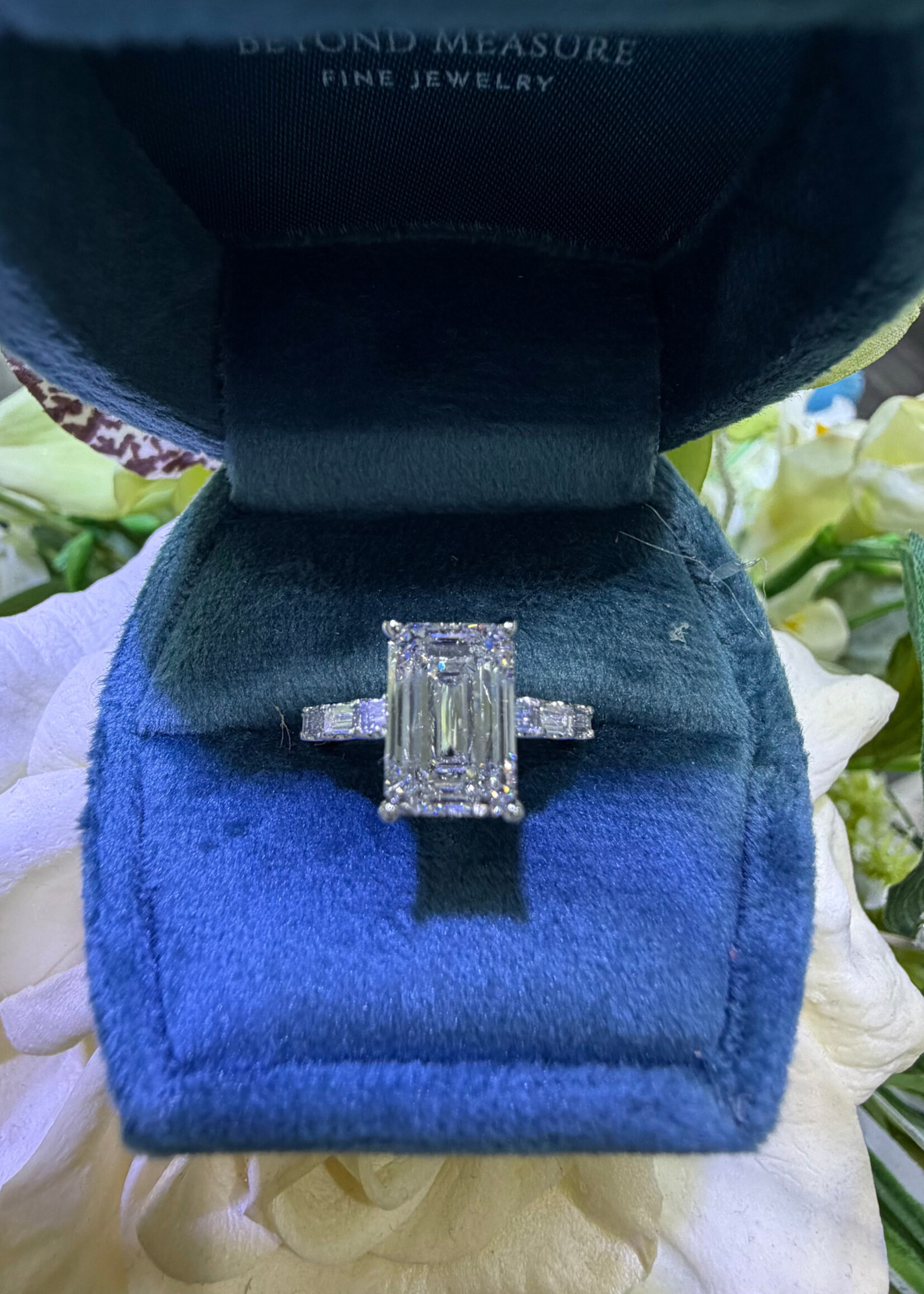 14kW 3ct Emerald Cut, Lab Grown Diamond with 3/4ctw baguette cuts